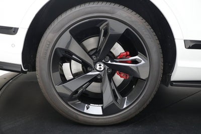 2025 Bentley Bentayga EWB Azure V8