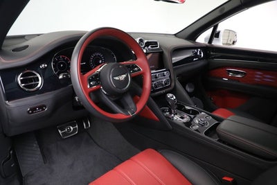 2025 Bentley Bentayga EWB Azure V8