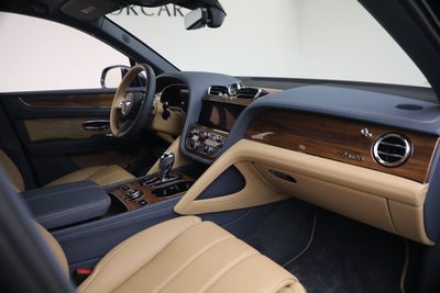 2026 Bentley Bentayga EWB Azure V8