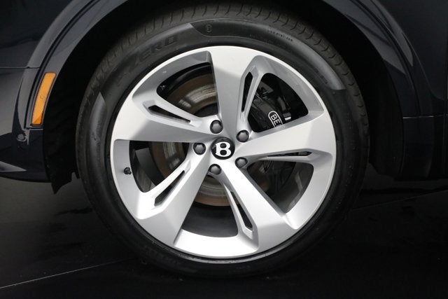 2024 Bentley Bentayga EWB V8