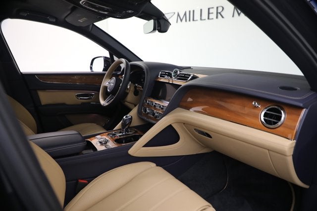 2024 Bentley Bentayga EWB V8