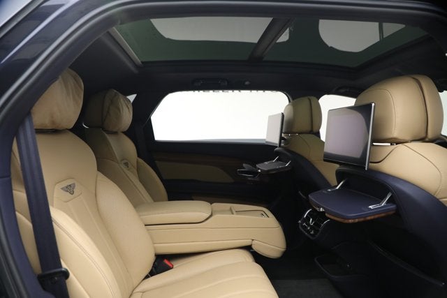2024 Bentley Bentayga EWB V8