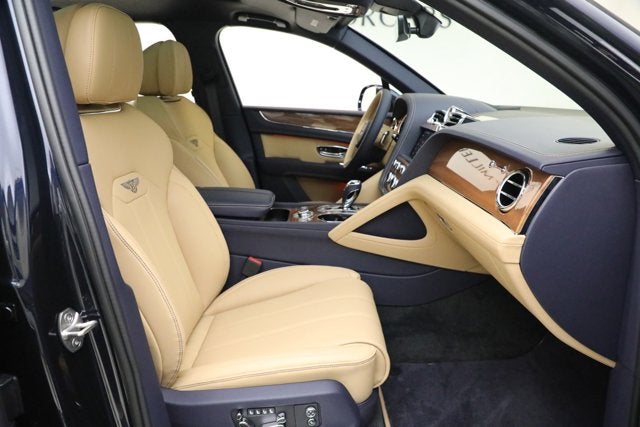 2024 Bentley Bentayga EWB V8