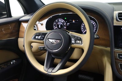 2024 Bentley Bentayga EWB V8