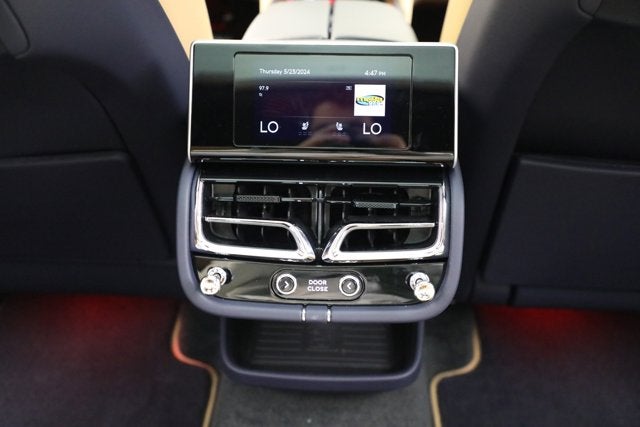 2024 Bentley Bentayga EWB V8