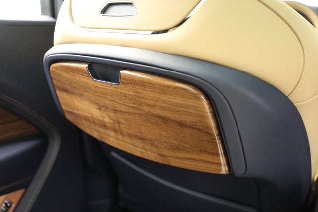 2024 Bentley Bentayga EWB V8