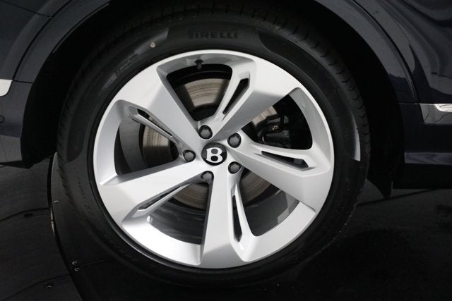 2024 Bentley Bentayga EWB V8