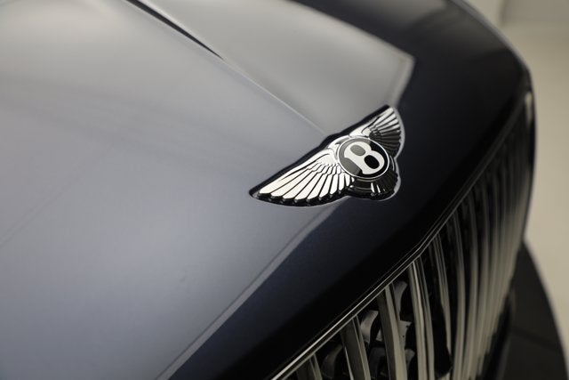 2025 Bentley Bentayga EWB Azure V8