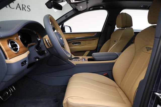 2025 Bentley Bentayga EWB Azure V8