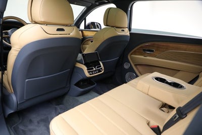 2025 Bentley Bentayga EWB Azure V8