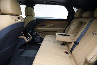 2025 Bentley Bentayga EWB Azure V8