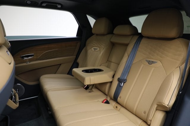 2025 Bentley Bentayga EWB Azure V8