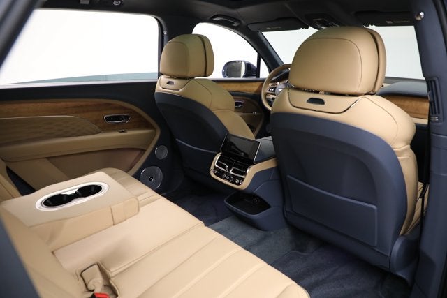 2025 Bentley Bentayga EWB Azure V8