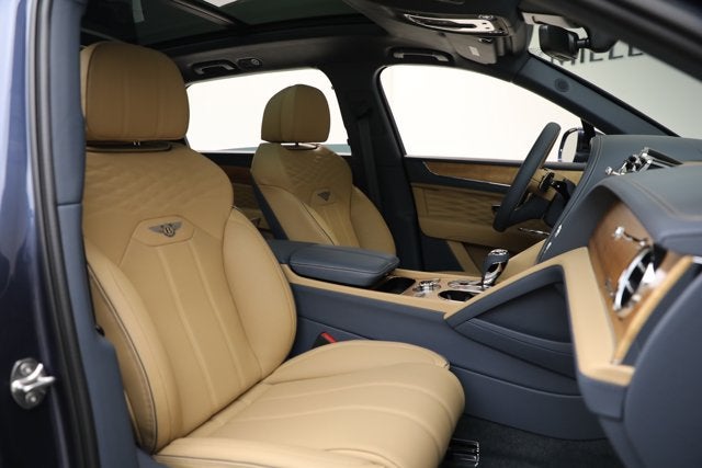 2025 Bentley Bentayga EWB Azure V8