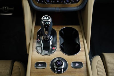 2025 Bentley Bentayga EWB Azure V8