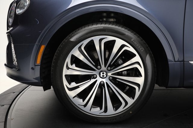 2025 Bentley Bentayga EWB Azure V8