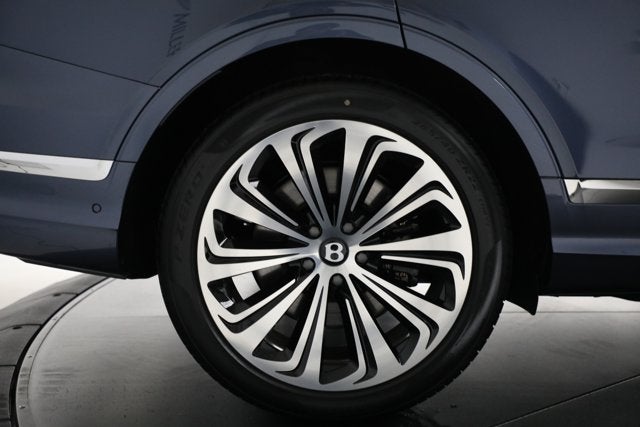 2025 Bentley Bentayga EWB Azure V8