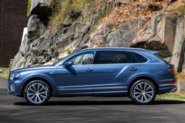2025 Bentley Bentayga EWB Azure V8
