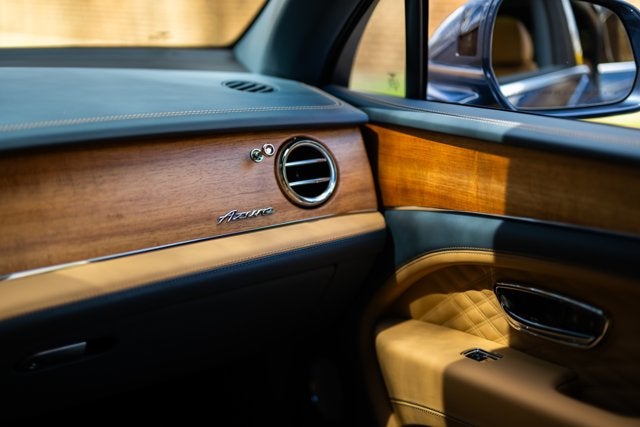 2025 Bentley Bentayga EWB Azure V8