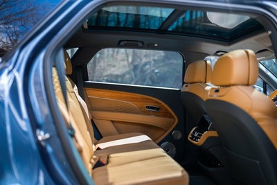 2025 Bentley Bentayga EWB Azure V8