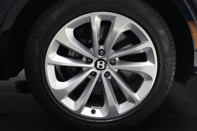 2024 Bentley Bentayga EWB V8