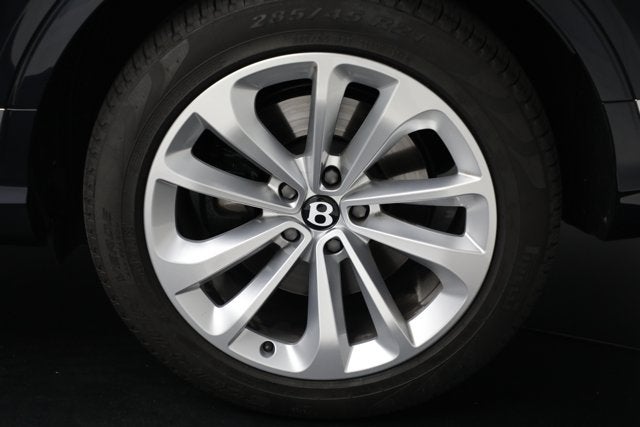 2024 Bentley Bentayga EWB V8