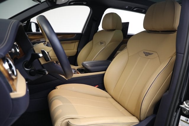 2024 Bentley Bentayga EWB V8