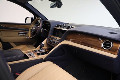 2024 Bentley Bentayga EWB V8