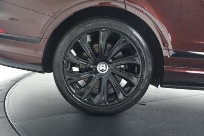 2024 Bentley Bentayga EWB Mulliner V8