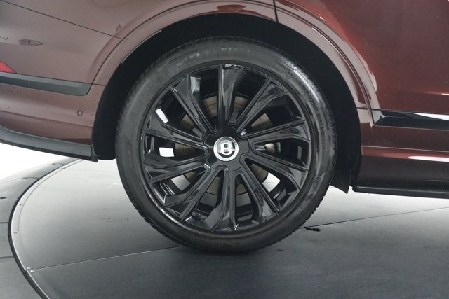 2024 Bentley Bentayga EWB Mulliner V8