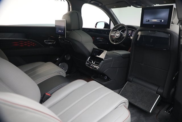 2024 Bentley Bentayga EWB Mulliner V8