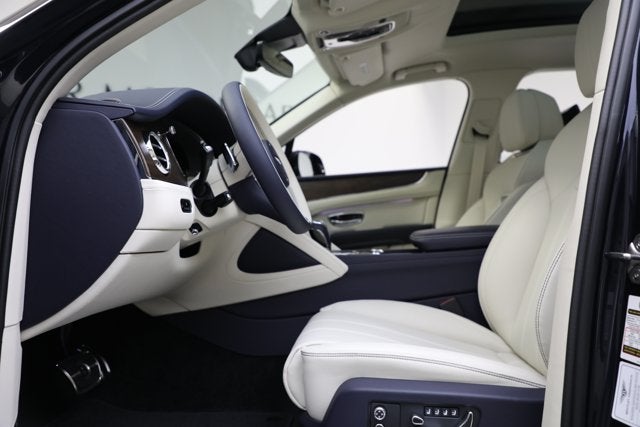 2024 Bentley Bentayga EWB V8