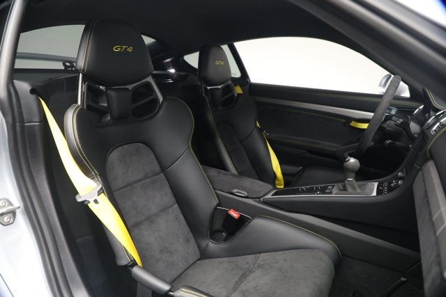 2016 Porsche Cayman GT4