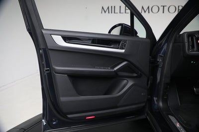 2024 Porsche Cayenne S