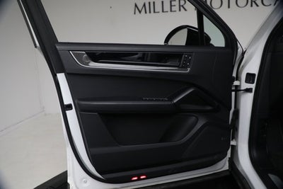 2024 Porsche Cayenne S Coupe