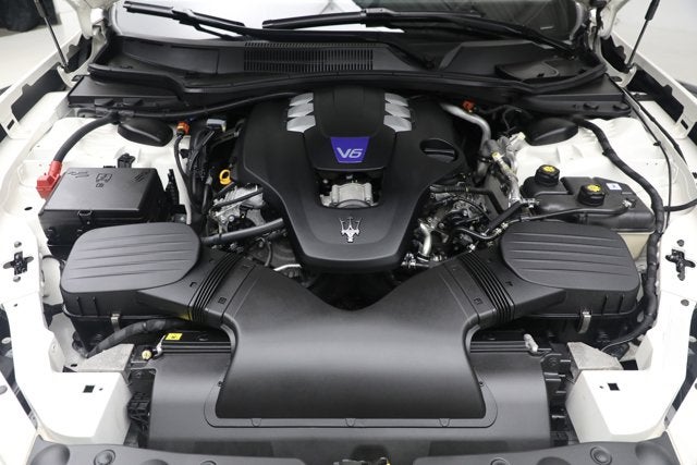 2022 Maserati Ghibli Modena Q4