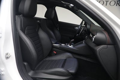 2023 Alfa Romeo Giulia Estrema
