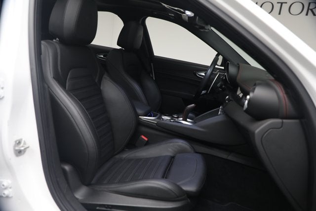 2023 Alfa Romeo Giulia Estrema