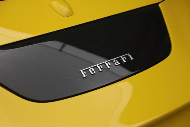 2025 Ferrari Roma Spider Base