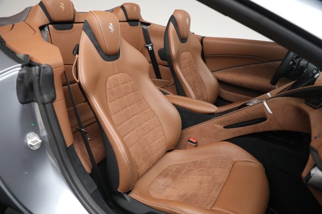 2025 Ferrari Roma Spider Base