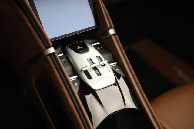 2025 Ferrari Roma Spider Base