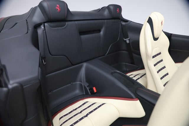 2025 Ferrari Roma Spider Base