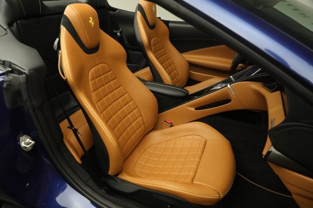 2025 Ferrari Roma Spider Base