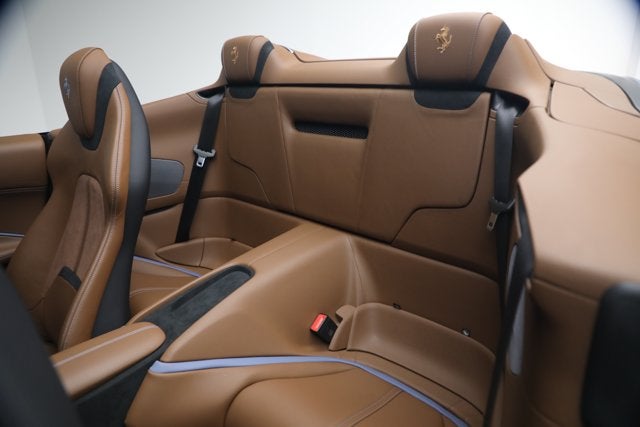 2025 Ferrari Roma Spider Base