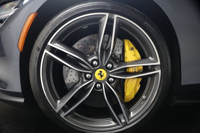 2025 Ferrari Roma Spider Base