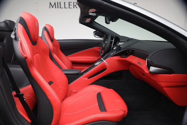 2026 Ferrari Roma Spider Base