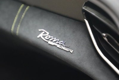 2025 Ferrari Roma Spider Base