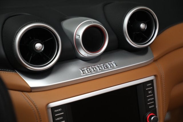 2017 Ferrari California T Base