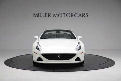 2017 Ferrari California T Base