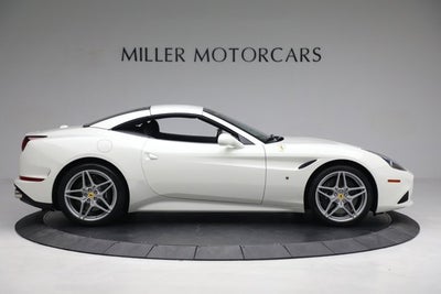 2017 Ferrari California T Base